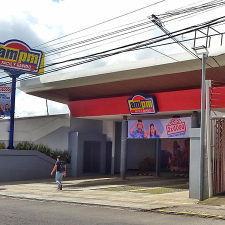 Vida Tropical Bed & Breakfast Alajuela Bagian luar foto