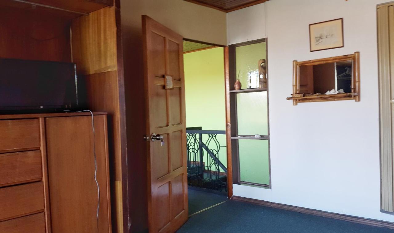 Vida Tropical Bed & Breakfast Alajuela Bagian luar foto