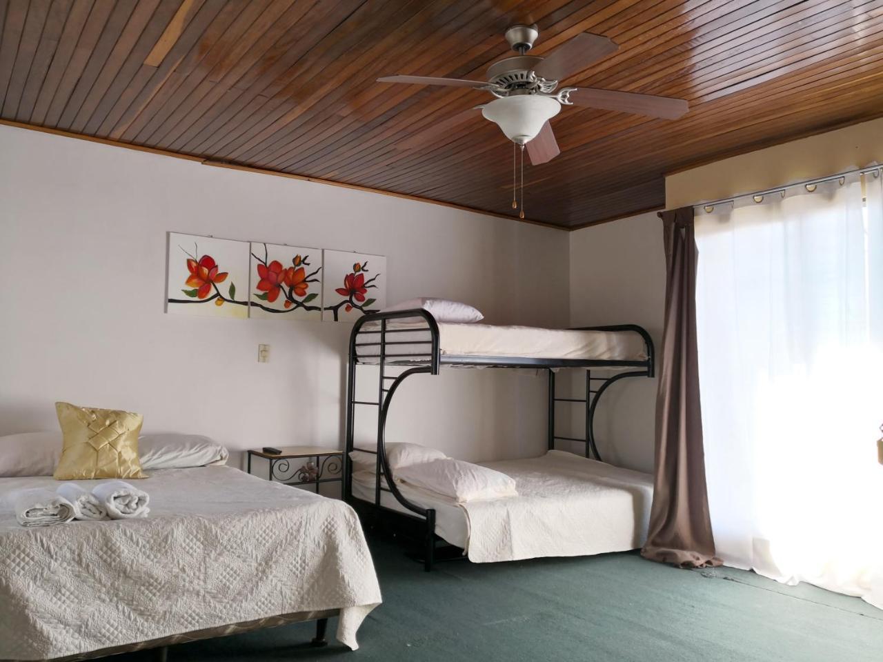 Vida Tropical Bed & Breakfast Alajuela Bagian luar foto