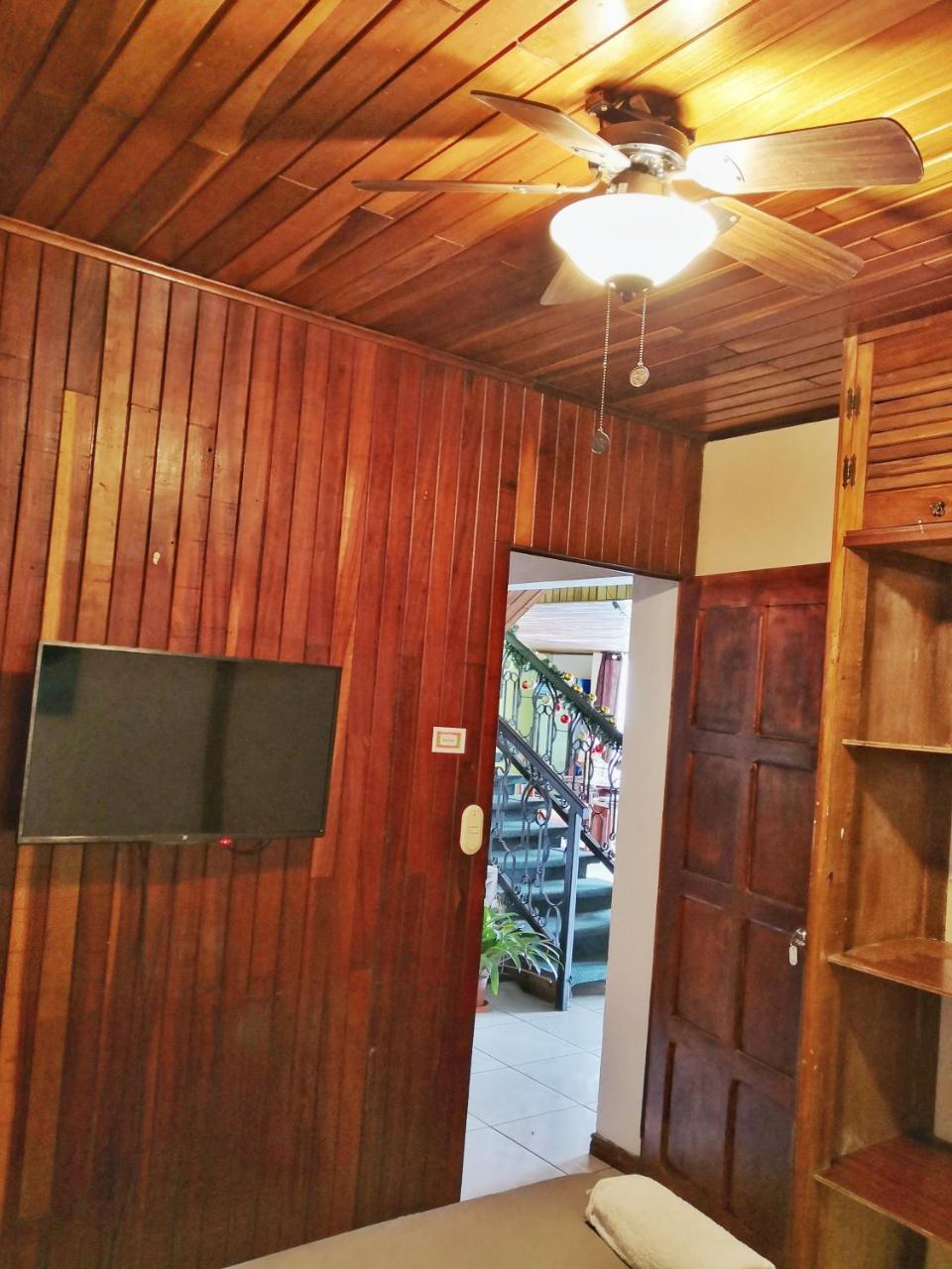 Vida Tropical Bed & Breakfast Alajuela Bagian luar foto
