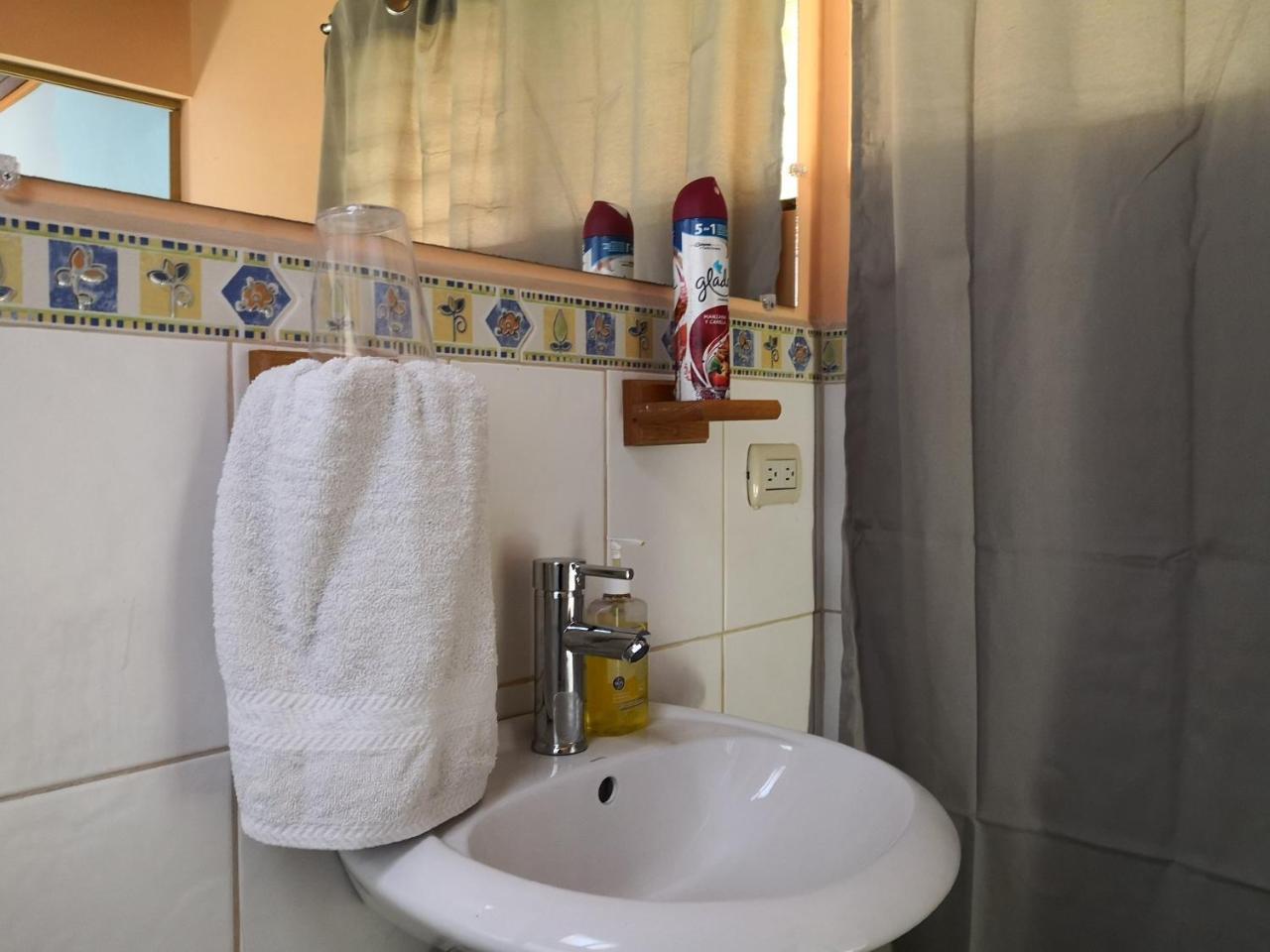Vida Tropical Bed & Breakfast Alajuela Bagian luar foto